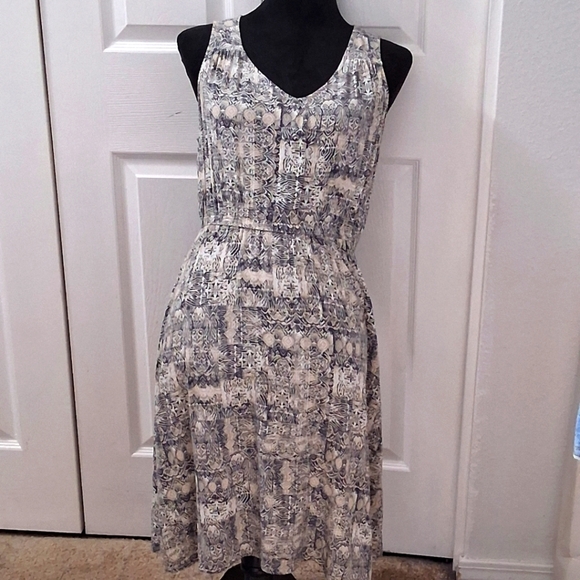 Peace & Pearls Sleeveless Summer Dress   Size M - Picture 1 of 10
